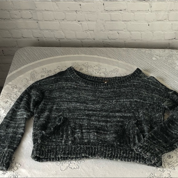 SWEATER - Free People cropped fuzzy wool/angora blend sweater. Size medium. - Picture 12 of 12